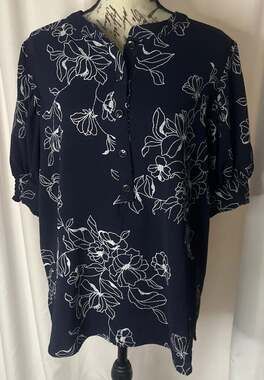New York Clothing Company Blue with White Floral Embroidery Women’s Medium